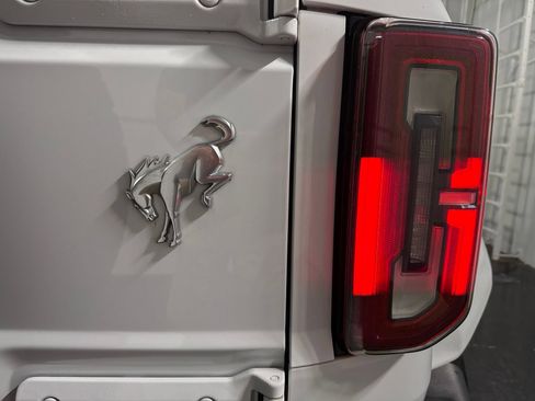 Used 2023 Ford Bronco Outer Banks AWD/4WD image 45