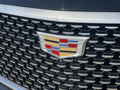 Used 2024 Cadillac Escalade Premium Luxury RWD image 31