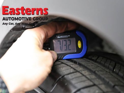 Used 2024 Toyota Corolla Cross L AWD/4WD image 27