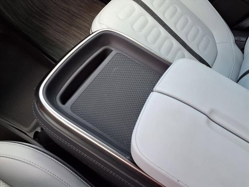 Used 2024 Rivian R1T Adventure image 33