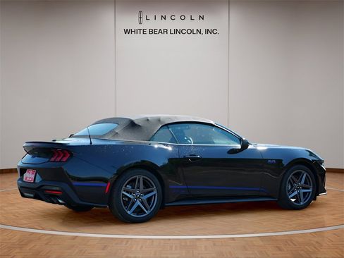 Used 2025 Ford Mustang GT Premium image 5