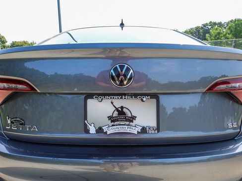 Used 2024 Volkswagen Jetta SE FWD image 40