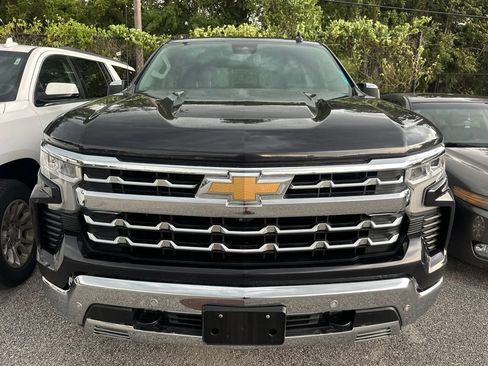 Used 2022 Chevrolet Silverado 1500 LTZ AWD/4WD image 2