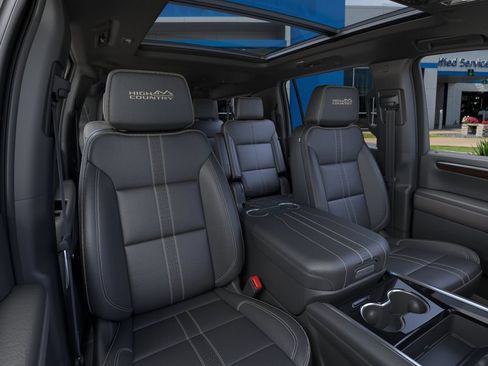 New 2026 Chevrolet Suburban High Country AWD/4WD image 16
