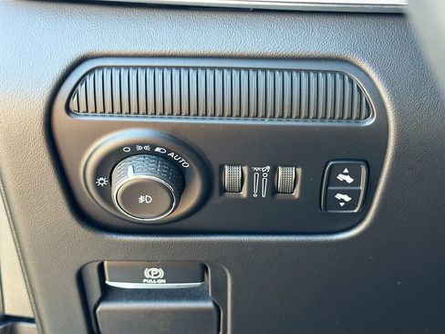 Used 2022 Jeep Grand Wagoneer Series III w/ Flexible Seating Group AWD/4WD image 36