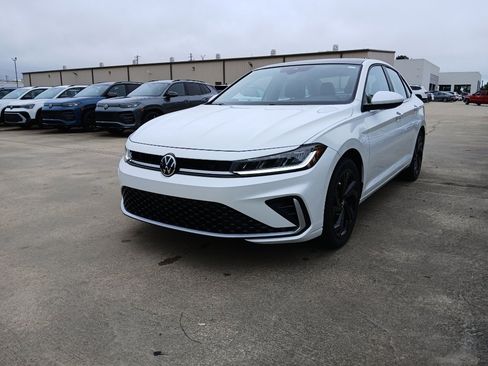 New 2026 Volkswagen Jetta SE FWD image 1