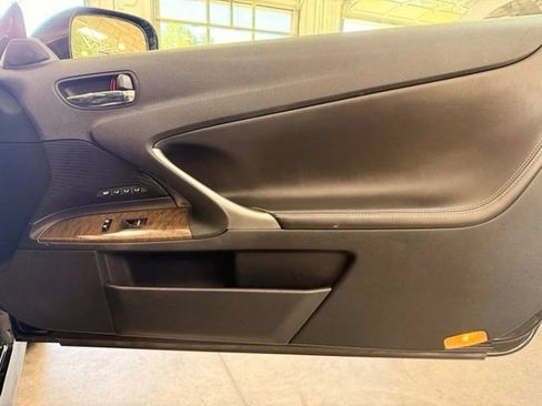 Used 2012 Lexus IS 250C w/ Luxury Pkg RWD image 28