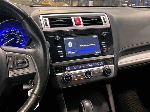 Used 2017 Subaru Outback 2.5i Premium AWD/4WD image 6
