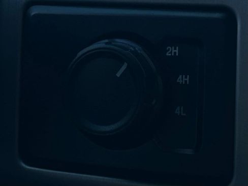 Used 2021 Ford F450 Platinum w/ FX4 Off-Road Package image 19