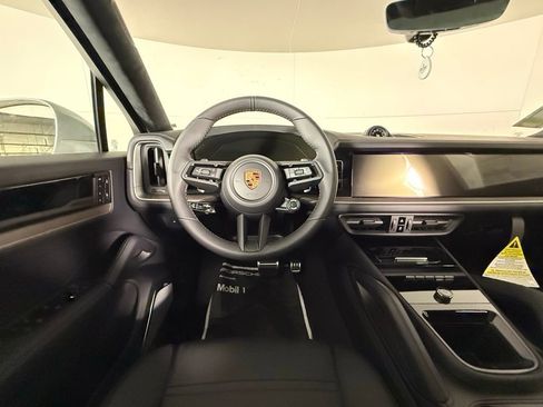 New 2026 Porsche Cayenne GTS image 22