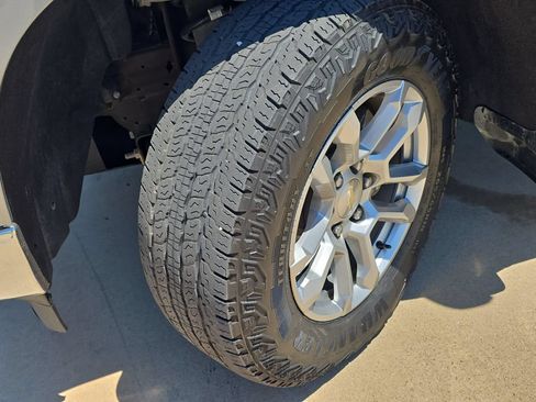 Used 2023 Chevrolet Silverado 1500 LT AWD/4WD image 31