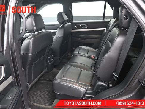 Used 2017 Ford Explorer XLT w/ Equipment Group 202A FWD image 10