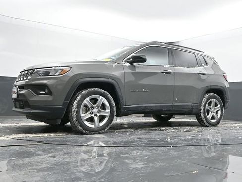 Used 2024 Jeep Compass Latitude image 43