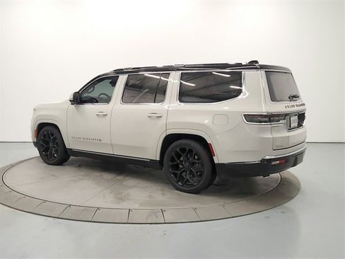 Used 2022 Jeep Grand Wagoneer Series III w/ Rear Seat Video Group 1 image 5