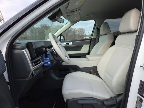 New 2026 Hyundai Santa Fe SE FWD image 5
