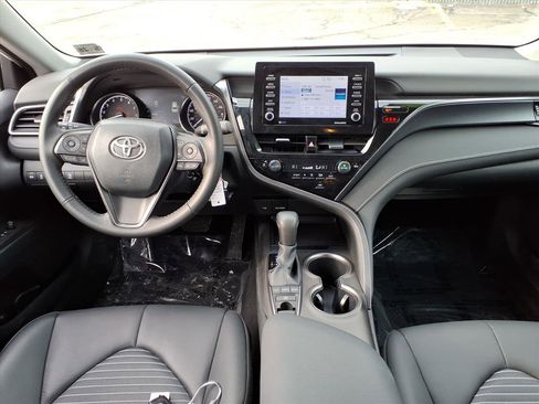 Certified 2023 Toyota Camry SE image 11