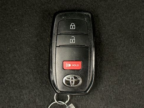Used 2024 Toyota Corolla Cross AWD Hybrid w/ Moonroof Package image 24
