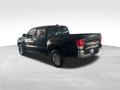 Used 2017 Toyota Tacoma 2WD Double Cab image 4