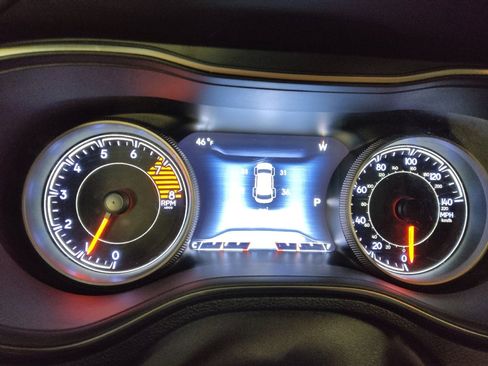 Used 2019 Jeep Cherokee Limited image 23