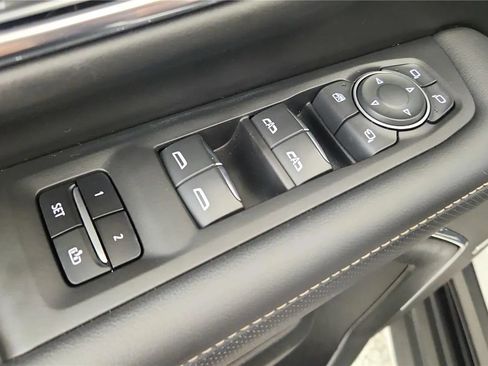 Used 2023 Chevrolet Tahoe Premier w/ Premium Package AWD/4WD image 32