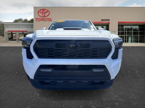 Certified 2026 Toyota Tacoma TRD Sport AWD/4WD image 2