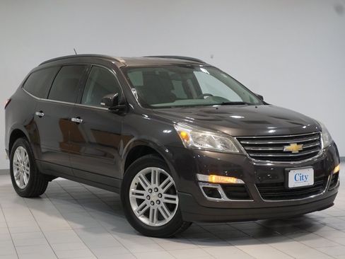 Used 2015 Chevrolet Traverse LT w/ Style and Technology Package image 3