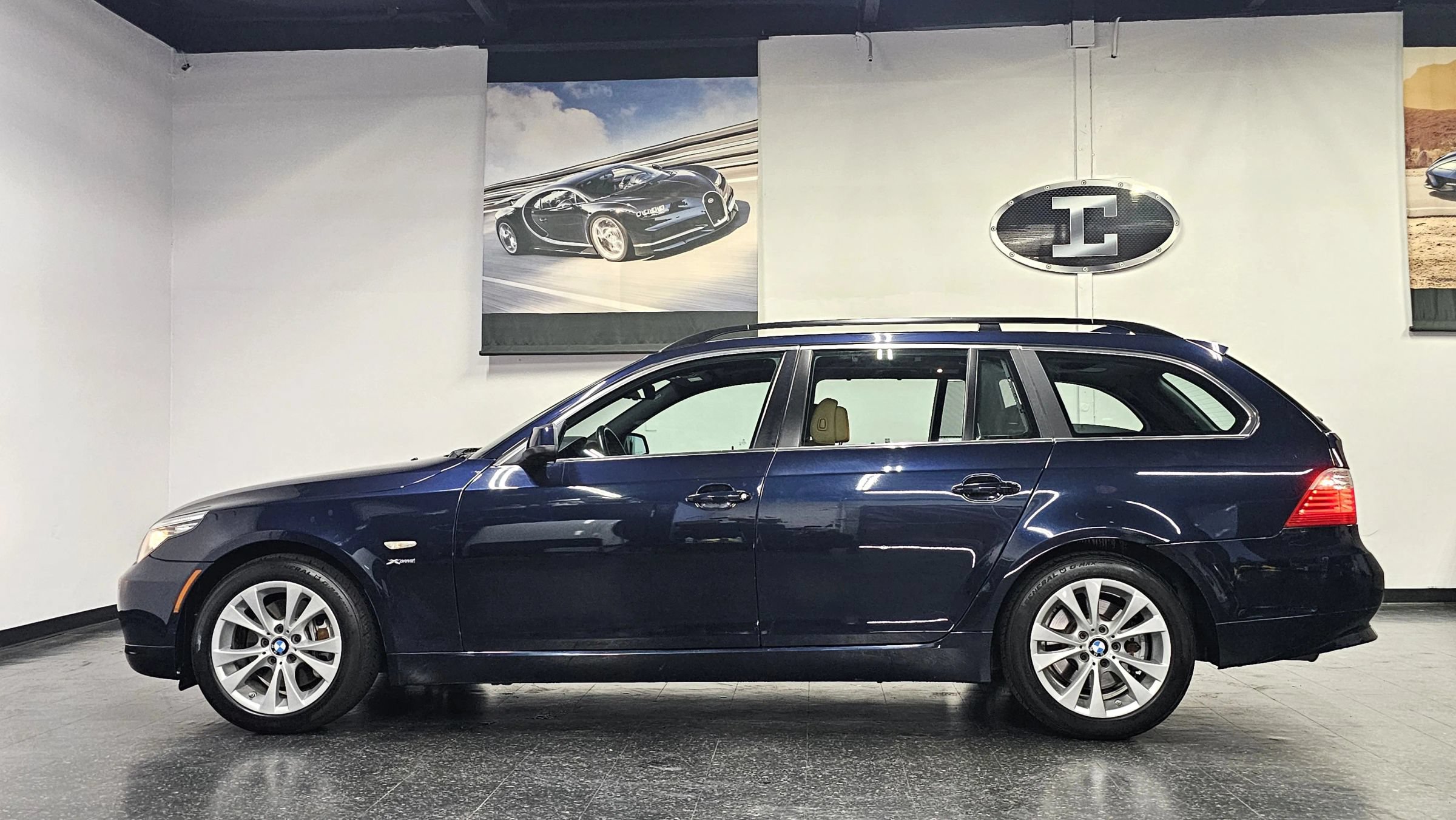 Used 2010 BMW 535i xDrive Wagon AWD/4WD image 19