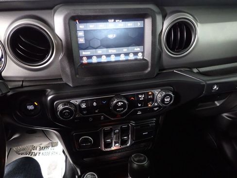 Used 2023 Jeep Wrangler Unlimited Sport AWD/4WD image 25