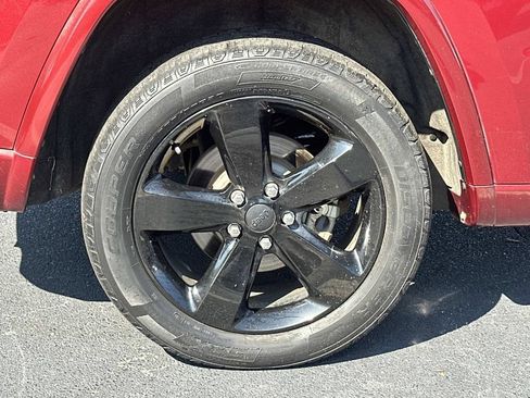 Used 2015 Jeep Grand Cherokee Altitude AWD/4WD image 9