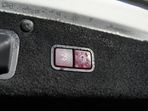 Used 2014 Mercedes-Benz S 550 Sedan image 16