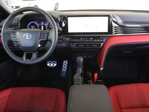 Used 2025 Toyota Camry XSE FWD image 14