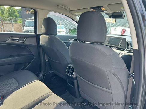 Used 2024 Kia Sportage LX AWD/4WD image 24