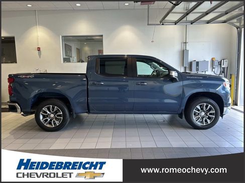 Used 2024 Chevrolet Silverado 1500 LT AWD/4WD image 2