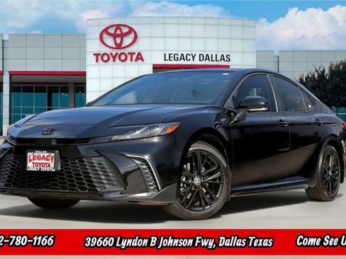 Used 2026 Toyota Camry SE w/ Convenience Package FWD image 1