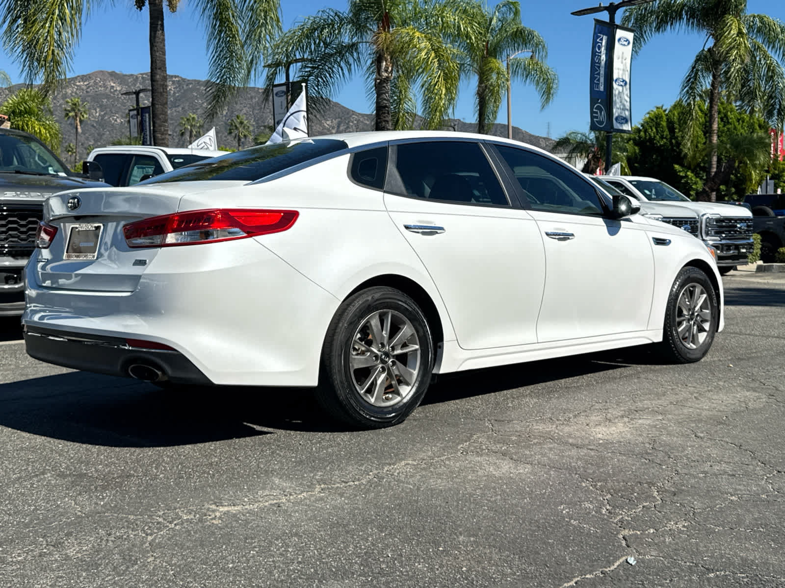 Used 2016 Kia Optima LX w/ Technology Package FWD image 10