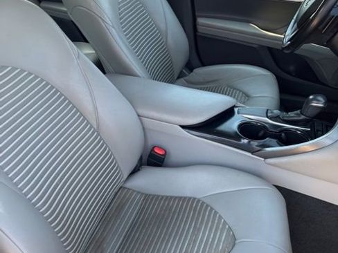 Used 2019 Toyota Camry SE w/ Convenience Package image 15