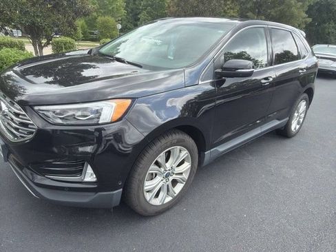 Used 2020 Ford Edge Titanium w/ Equipment Group 301A AWD/4WD image 2