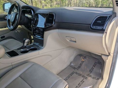 Used 2021 Jeep Grand Cherokee Overland RWD image 30
