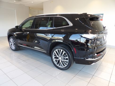Used 2025 Buick Enclave Avenir w/ Super Cruise Package AWD/4WD image 6