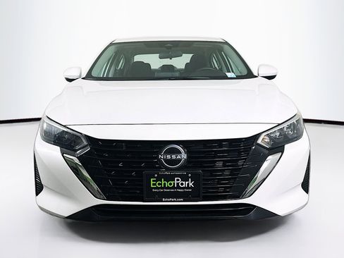 Used 2024 Nissan Sentra SV image 2