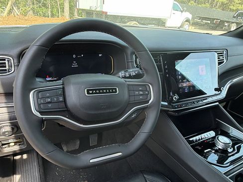 Used 2024 Jeep Wagoneer 4WD w/ Premium Group I image 27