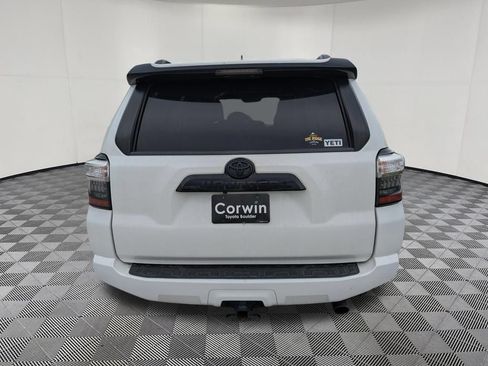 Used 2021 Toyota 4Runner Venture w/ Moonroof Package AWD/4WD image 7