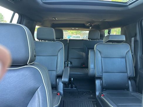 Used 2022 GMC Yukon XL SLT image 29