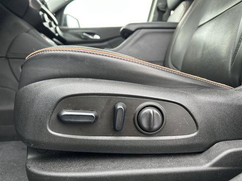 Used 2022 GMC Acadia AT4 w/ Technology Package image 24