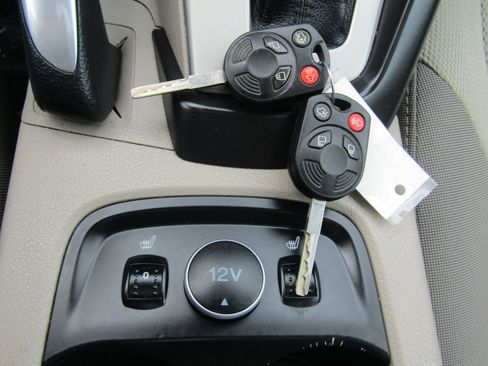 Used 2013 Ford Focus SE w/ SE Winter Pkg FWD image 29