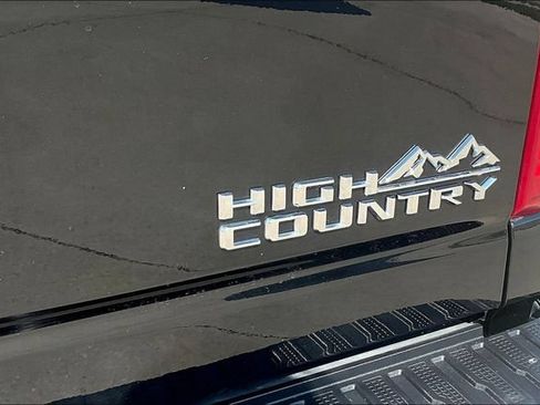 Used 2024 Chevrolet Silverado 2500 High Country w/ High Country Premium Package AWD/4WD image 25