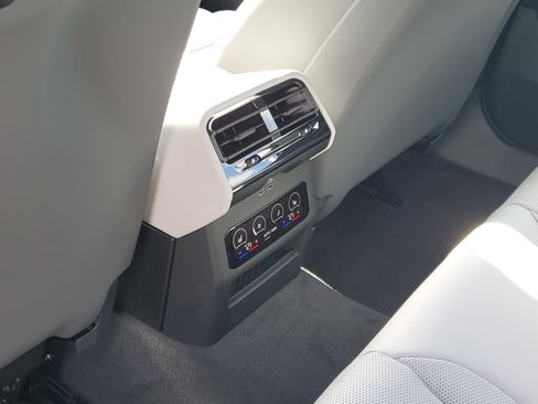 New 2026 BMW 540i xDrive w/ M Sport Package image 24