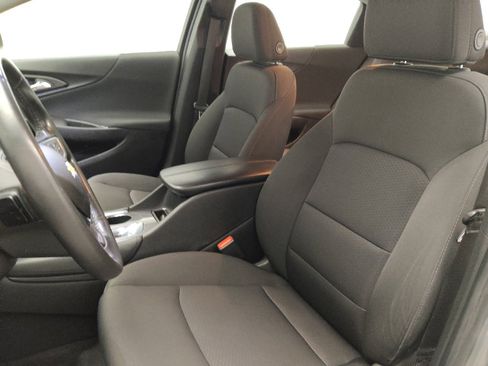 Used 2018 Chevrolet Malibu LT image 17