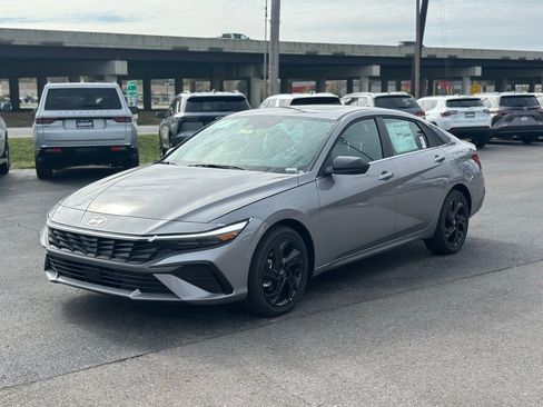 New 2026 Hyundai Elantra SEL Sport image 3