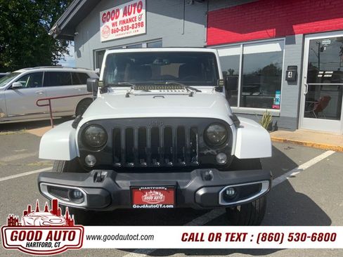 Used 2015 Jeep Wrangler Unlimited Sahara w/ Dual Top Group AWD/4WD image 2